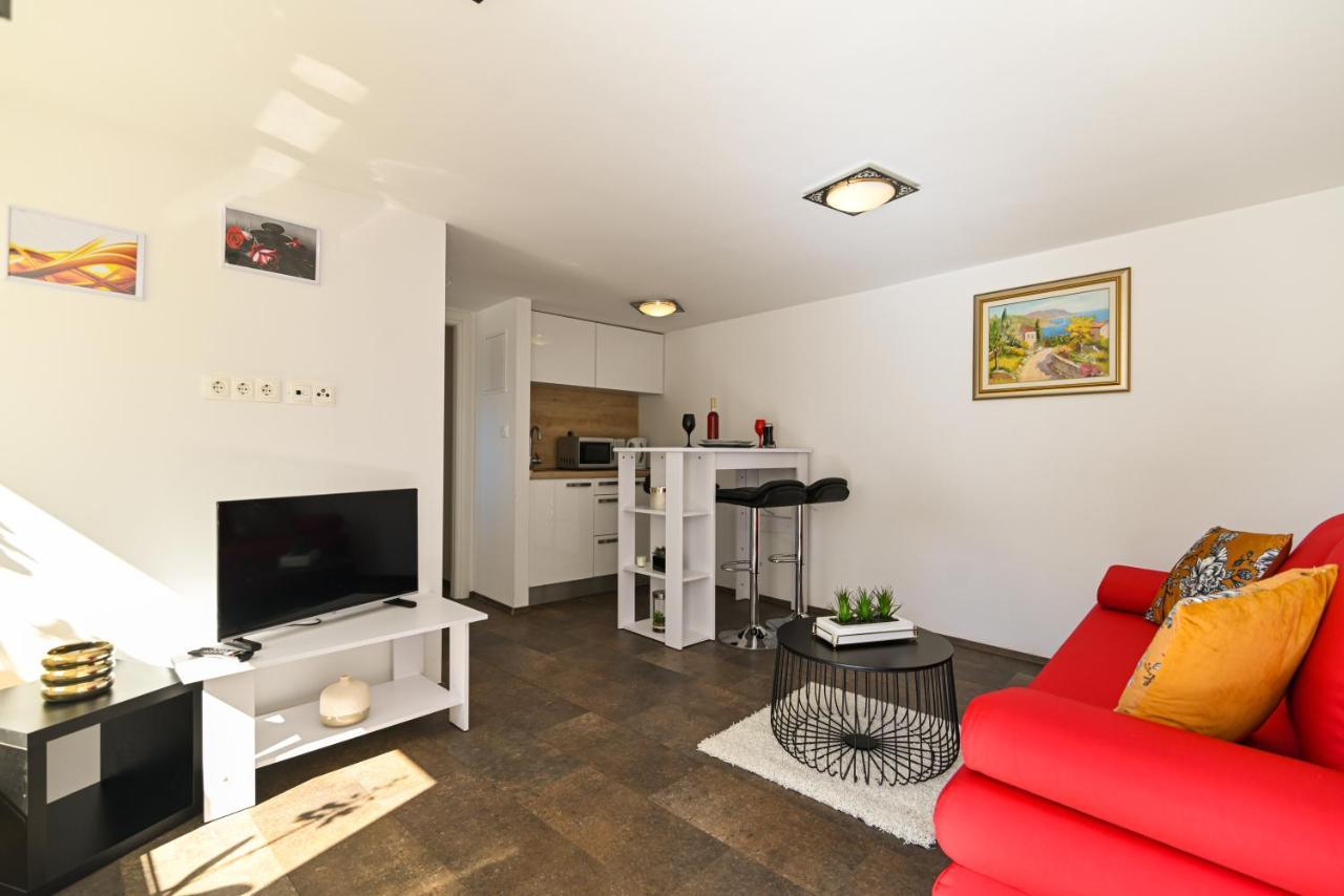 Apartmani Cesarica Трогир Экстерьер фото