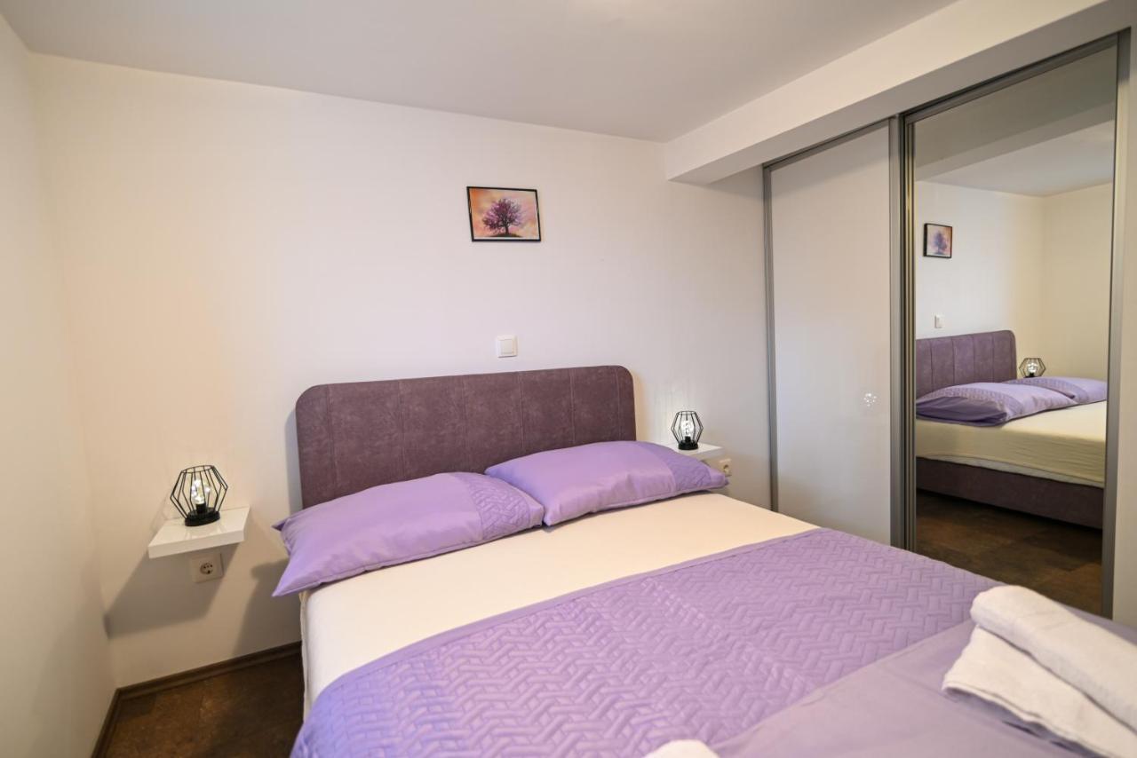 Apartmani Cesarica Трогир Экстерьер фото